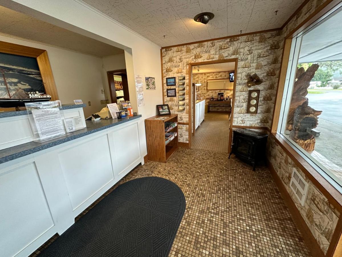 Winchester Bay Inn Reedsport Eksteriør billede